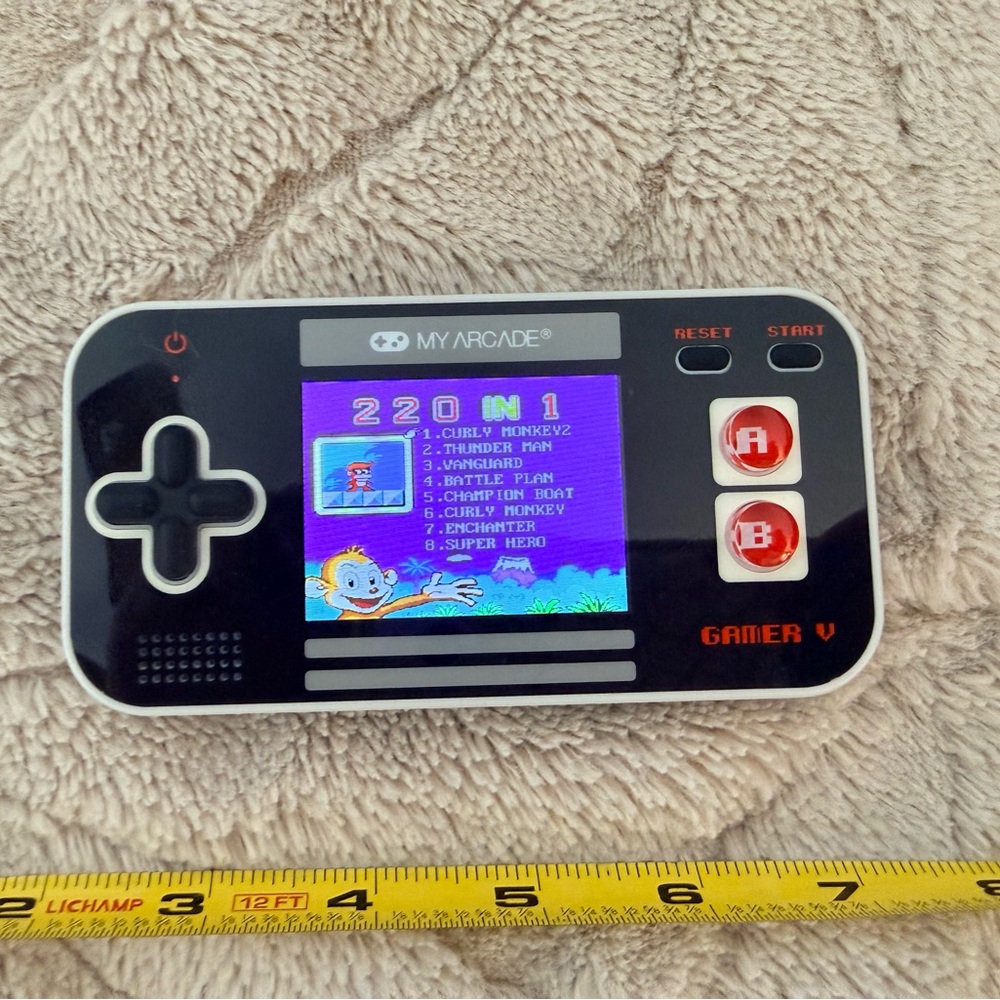 My arcade gamer V classic 220 in 1 games portable pocket gaming system EUC